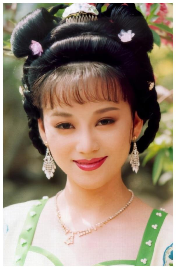 苗乙乙曾扮演最美岳灵珊退出荧幕11年太可惜