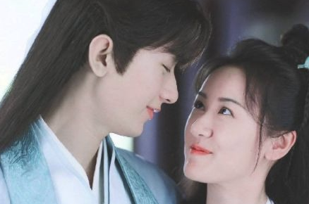 1/ 5《琉璃》的播出,捧红了禹司凤和褚璇玑这对荧屏cp,也让步入而立之