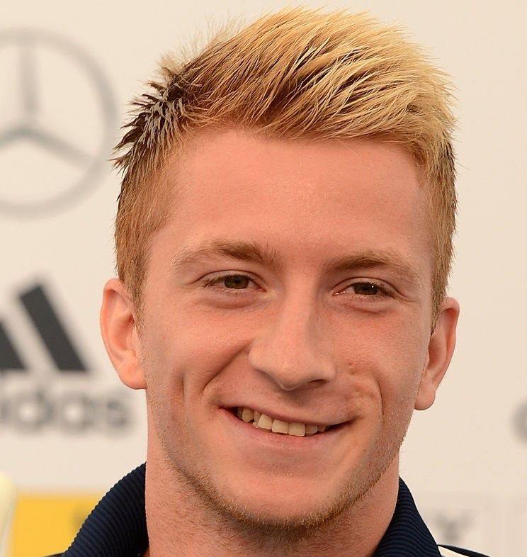 球星表现亮眼梅西C罗内马尔接连破门引领进攻狂潮