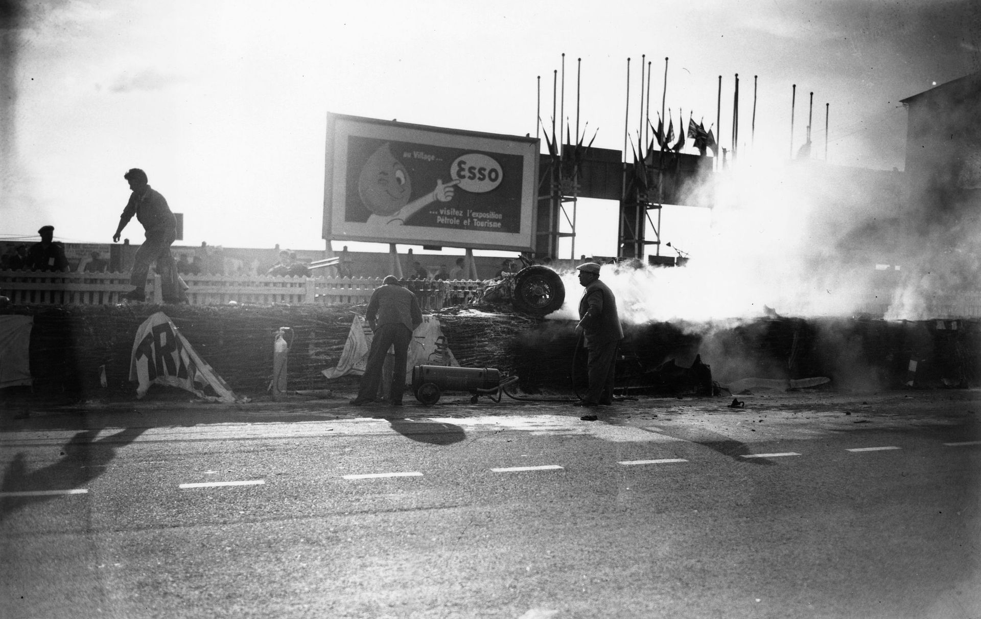 历史上的今天:1955年勒芒惨剧84人丧生 赛车相撞现场惨烈