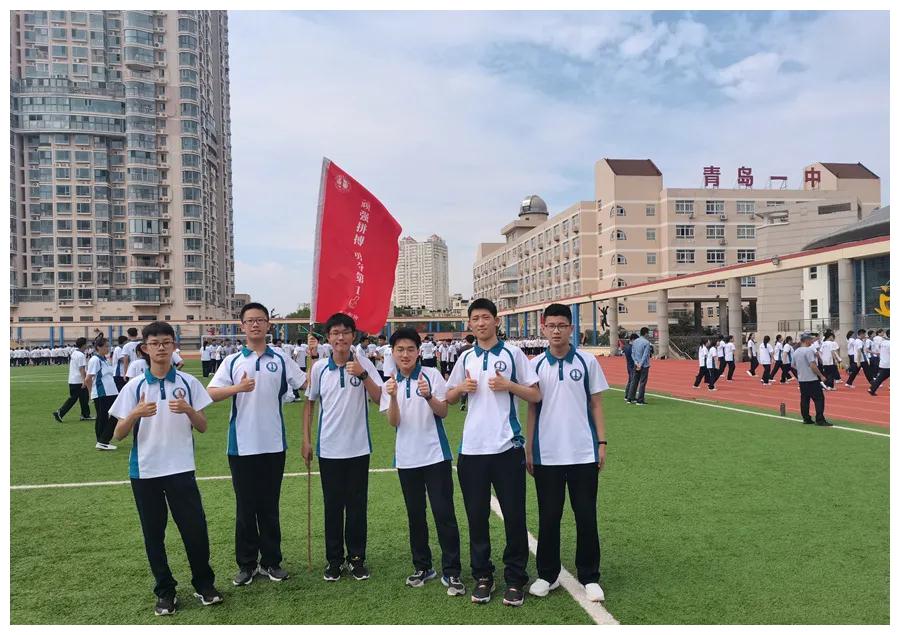 青岛一中:步履铿锵,恰同学少年,风华正茂!