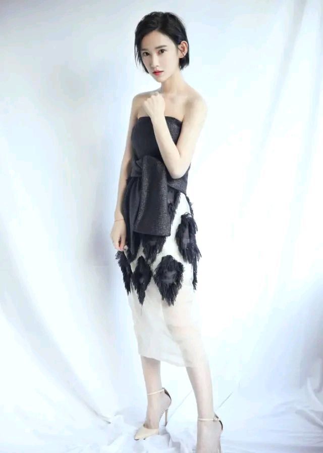 真人版电视剧全职高手唐柔扮演者李沐宸时尚美图