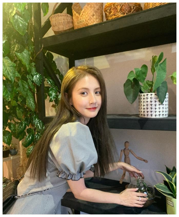 王思聪前女友甜仇回应分手早前已恢复单身网友流水的网红