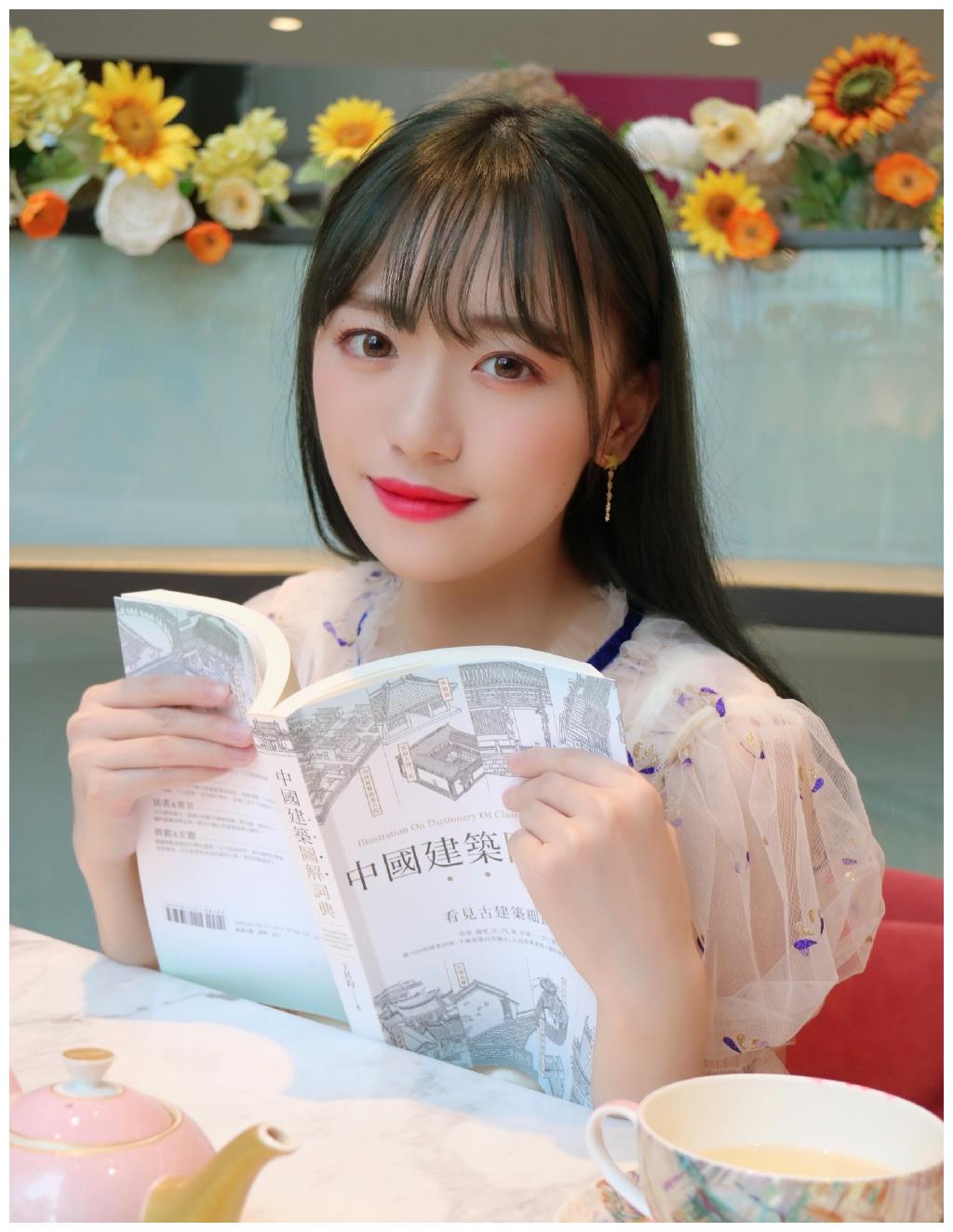 女团snh48万丽娜的图集