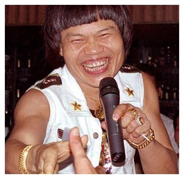 因长相不好演了一辈子配角,后被周星驰发掘,如今堪比演帝|长相|八两金