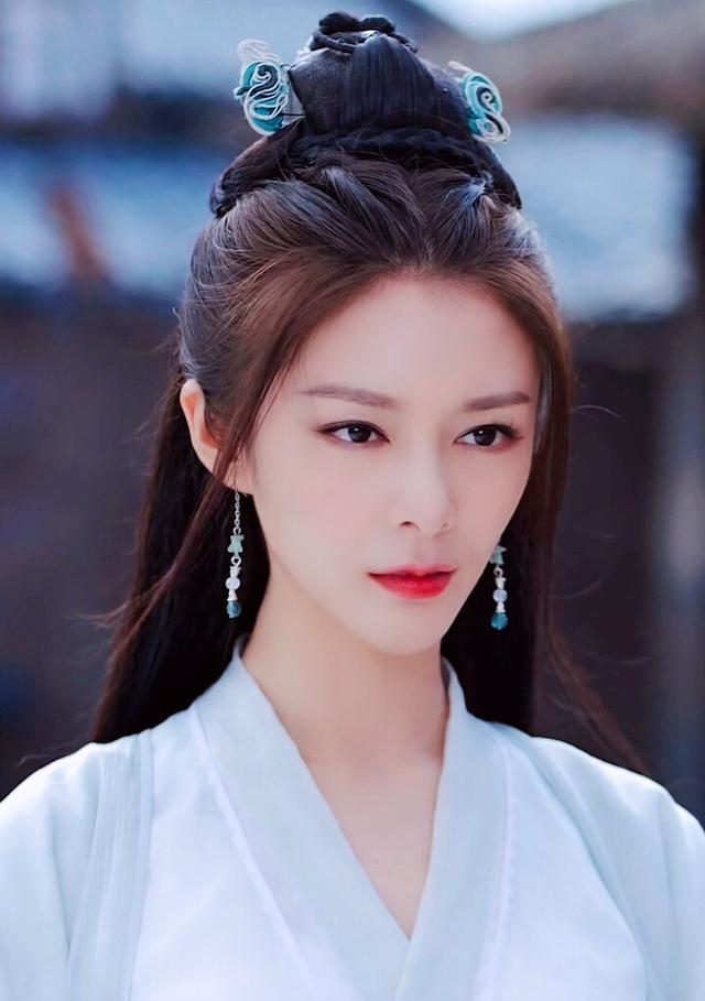 且听凤鸣成为今夏黑马四天播放量破2亿杨超越演技不出戏