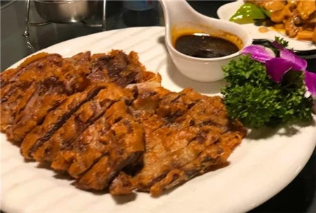 吃遍大连丨热腾腾撒着葱花香菜的羊肉汤，配个烤饼，美滋滋的舒坦