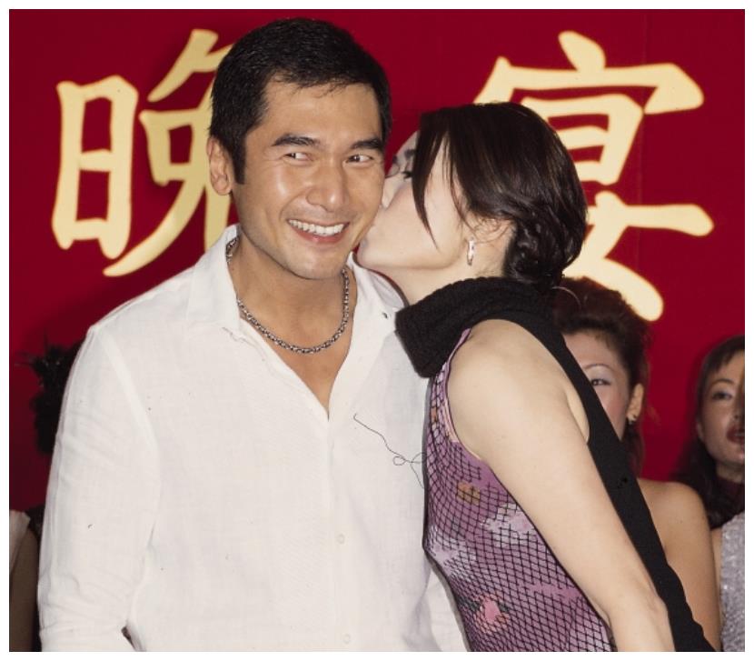 52岁陈淑兰罕见现身,承认与利承武分手,坦言对方已经结婚生子