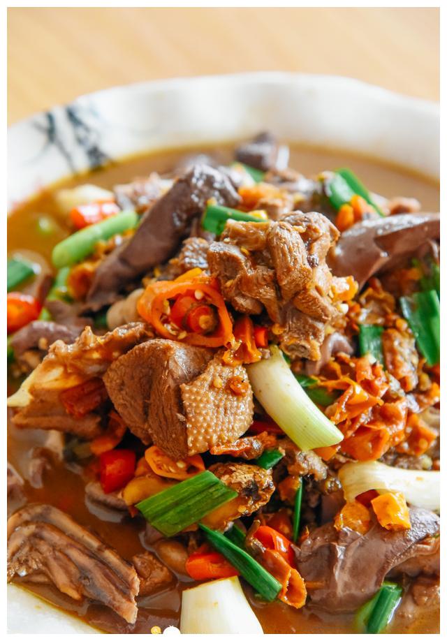 从泥瓦匠到"鹅王",带领村民脱贫致富,南雄第一美食尝过都说好