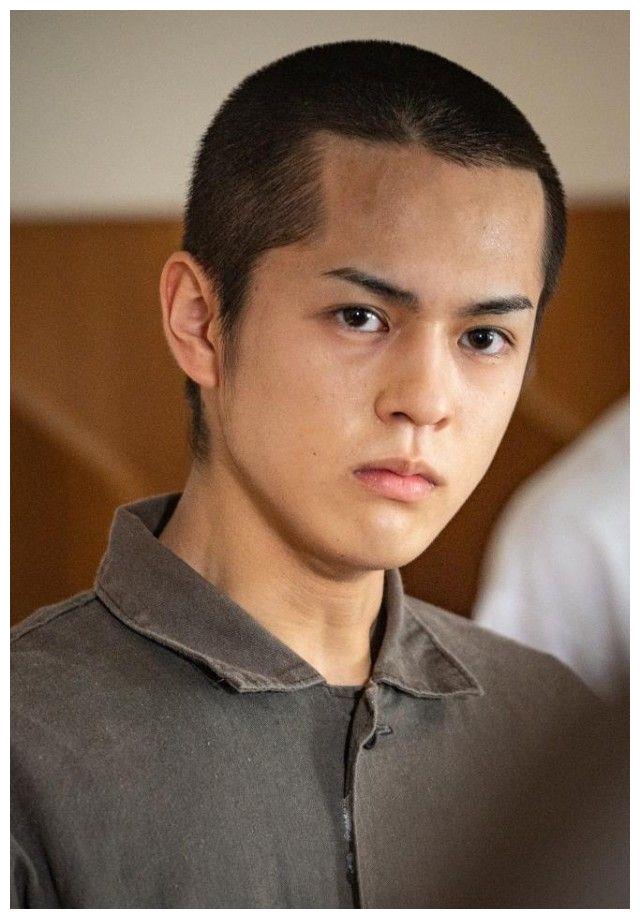 假面骑士时王庄吾逐渐魔王化,饰演暴走族,首次挑战不良角色