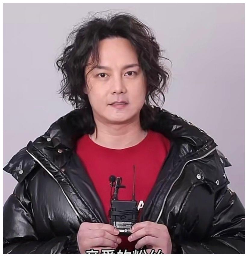 尹正小品造型曝光:中年发福 小卷发=买菜大妈|尹正|小品|大妈_新浪