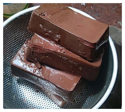 猪红的功效与作用及食用禁忌 (猪红的功效与营养价值)