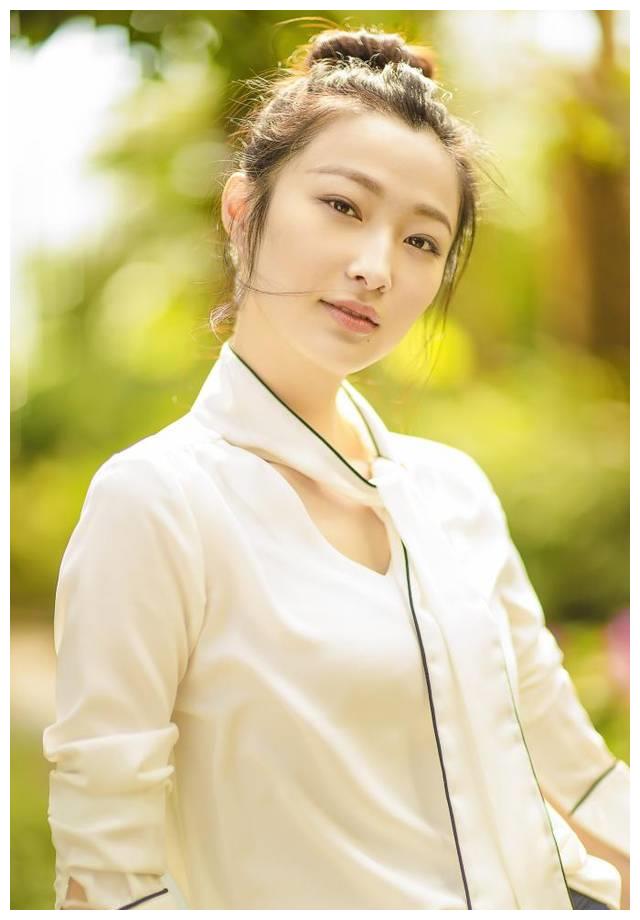 王梓桐影视女演员被誉为素颜美女