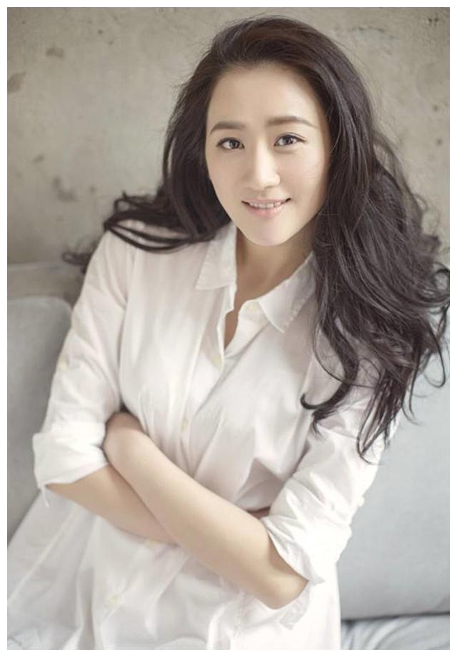 她意外把亲弟弟带进娱乐圈,如今弟弟事业顺利,她却无人问津|李玥|秦