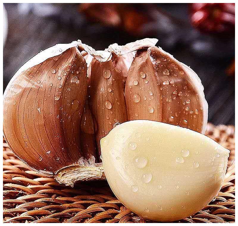 一样是大蒜,紫皮和白皮有啥区别,各有各的用法,你买对了吗?