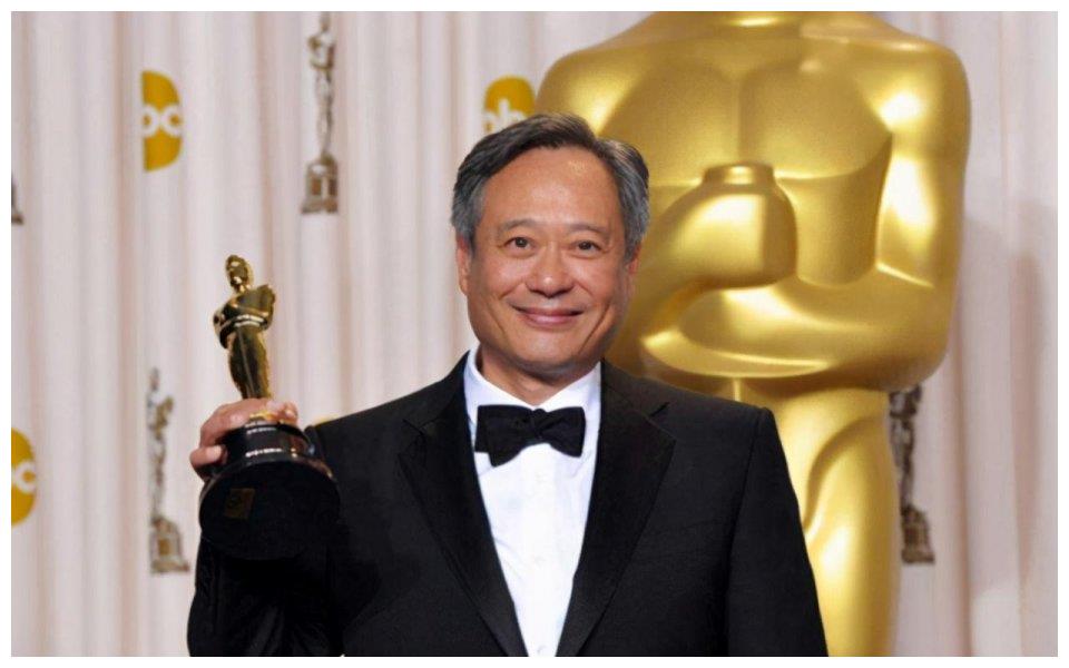 李安导演恰恰相反,巩俐是一个有着外国国籍的中国人,她对祖国的归属和