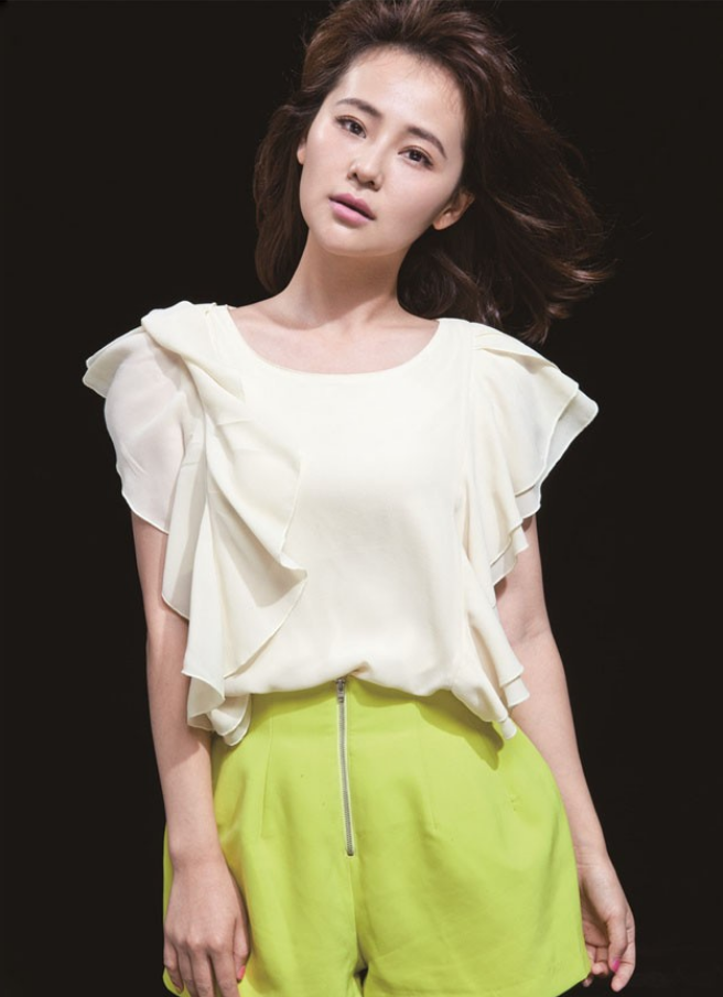 靓丽迷人的武汉女星钱芳