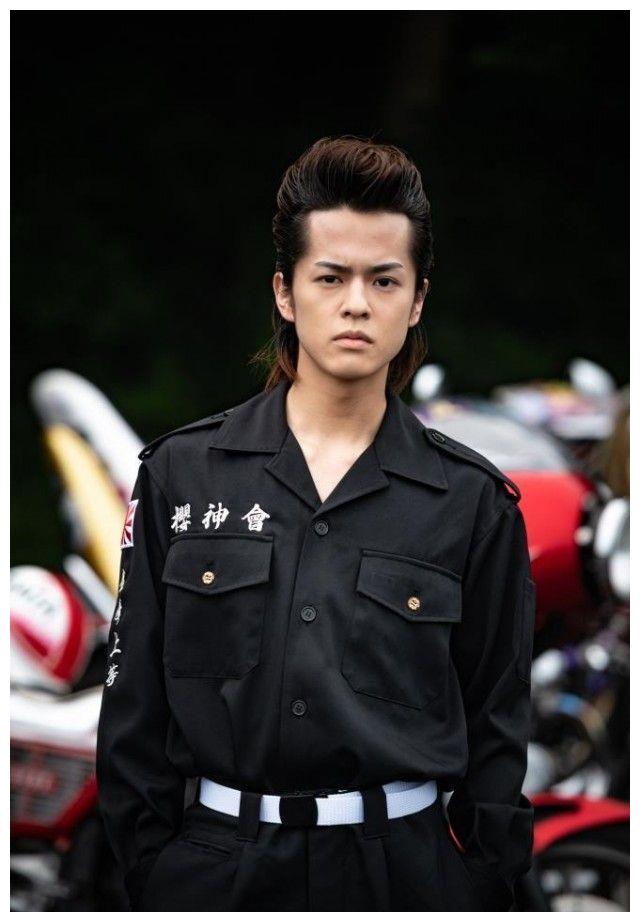 假面骑士时王庄吾逐渐魔王化,饰演暴走族,首次挑战不良角色