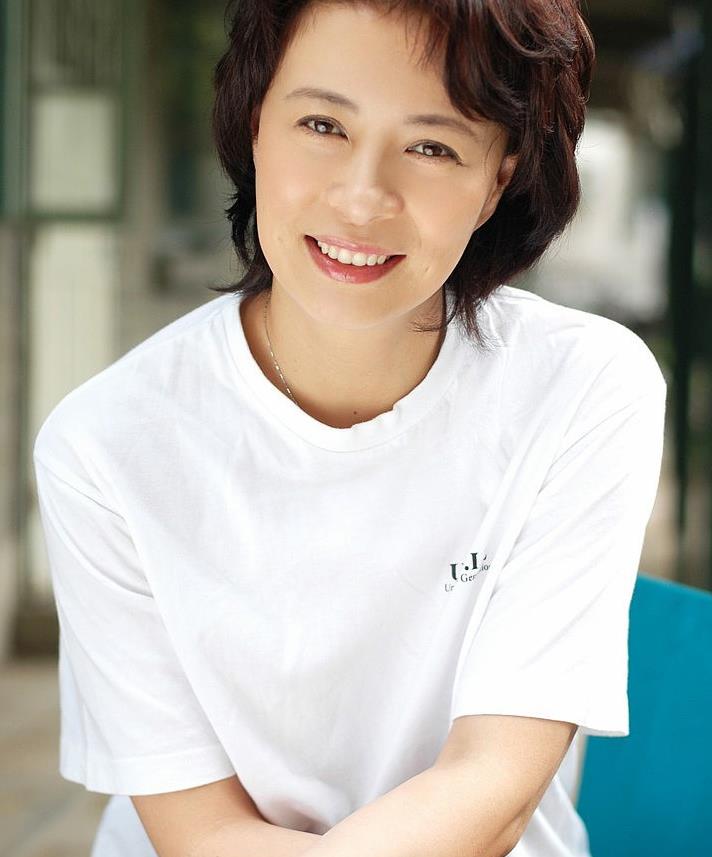 刘佳穿衣靠的是气场造型低调却十分有范儿高雅大气又时髦