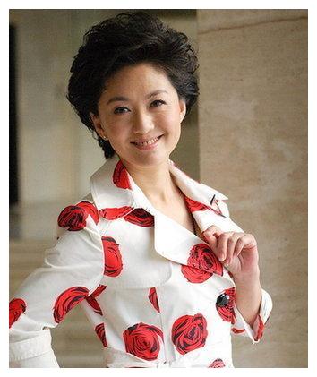 央视主播海霞:嫁大11岁清华教授,如今结婚20年恩爱如初