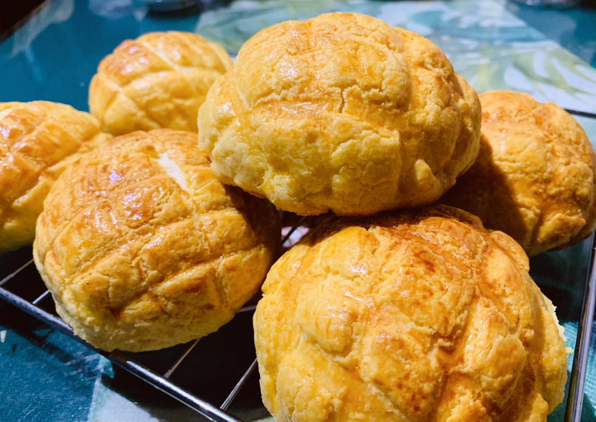 好吃到爆的港式菠萝包,外皮酥脆,内里香软,好吃到停不下来!|菠萝包|面