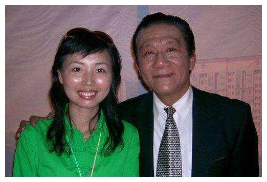 相声大师侯耀文去世13年爱妻被侄儿戴志诚撬走16年