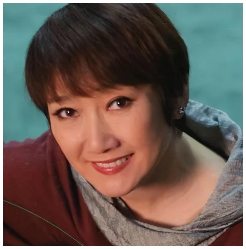 王刚的混血外孙向同岁舅舅行跪拜礼舅舅月花百万他过普通生活