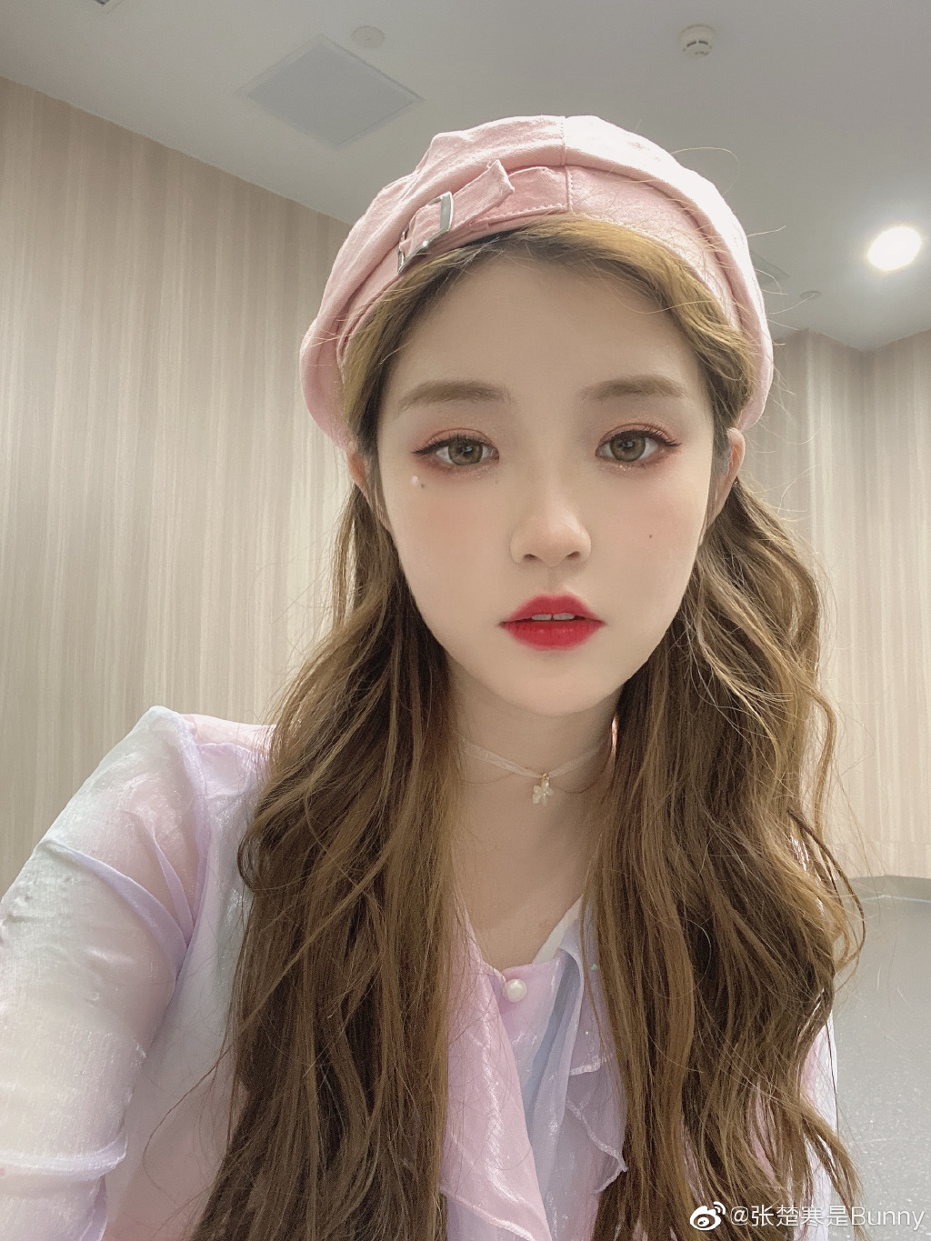 美女歌手张楚寒迷人写真美照欣赏好看啊