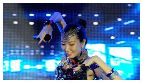 为了上星光大道花费120万,还被骗40万的农村女孩,现状如何了?休闲区蓝鸢梦想 - Www.slyday.coM 为了上星光大道花费120万,还被骗40万的农村女孩,现状如何了?休闲区蓝鸢梦想 - Www.slyday.coM