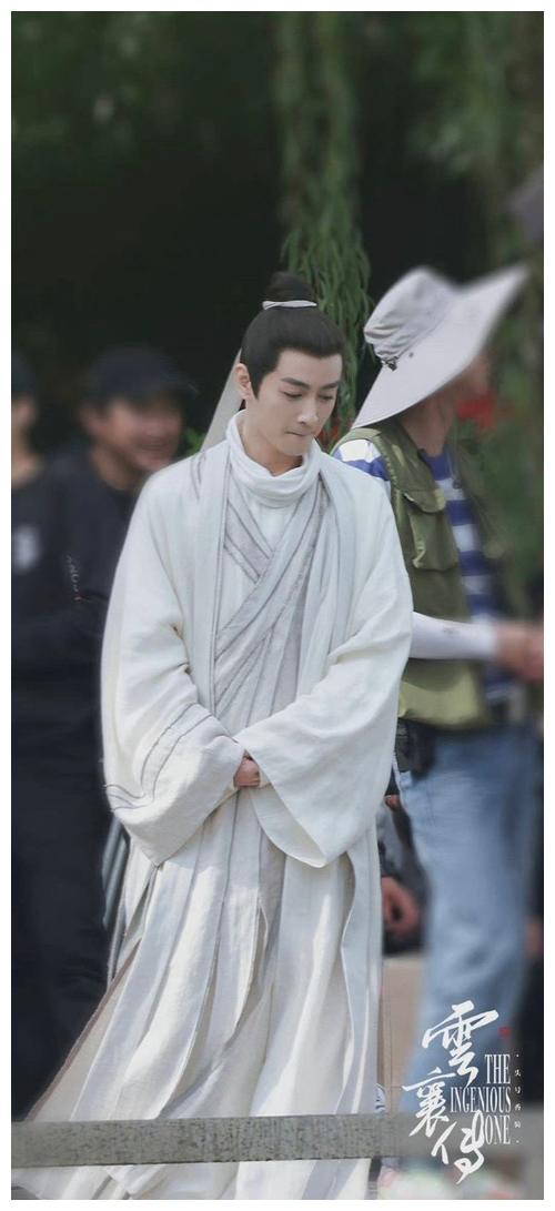 知道陈晓好看,但也不能这么浪费颜值,造型真的太普通了休闲区蓝鸢梦想 - Www.slyday.coM 知道陈晓好看,但也不能这么浪费颜值,造型真的太普通了休闲区蓝鸢梦想 - Www.slyday.coM