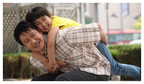 张子枫与爸爸们的关系对待黄磊张国强王宝强态度截然不同