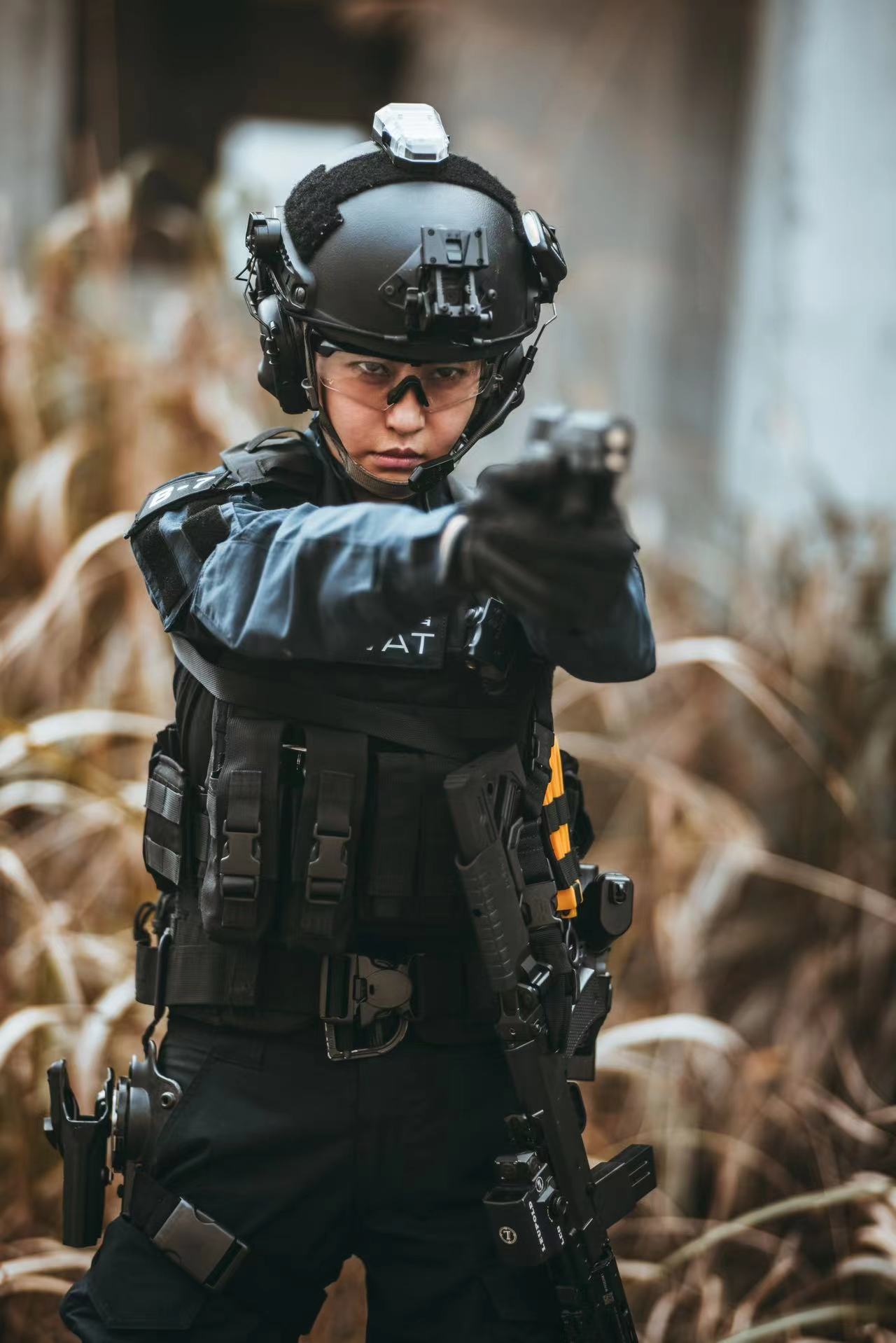 母其弥雅新片上映 饰演女特警大秀高质量打戏__财经头条