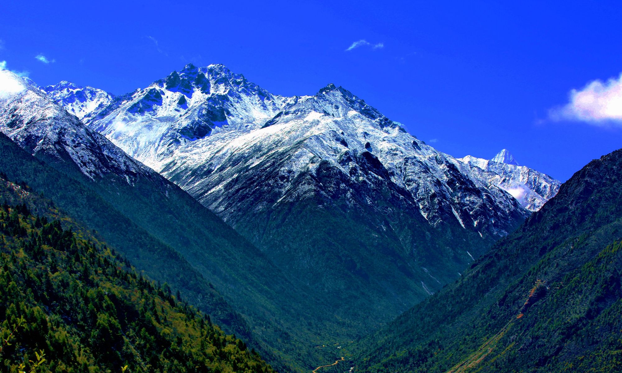 一首情歌,一座雪山,让这座城市充满神话色彩!_高清图集_新浪网