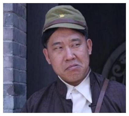 64岁"歪嘴"演员杜旭东,成了国家一级演员,女儿貌美如花不随他