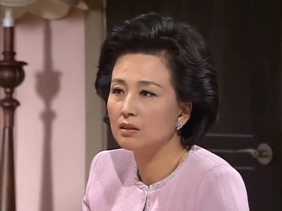 沈秀贞和自己女儿芮莹有说有笑,竟然说的是这个话题