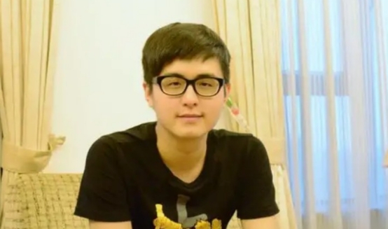 主持人记得：LPL饭堂没必要办，都是在强开流量选手休闲区蓝鸢梦想 - Www.slyday.coM