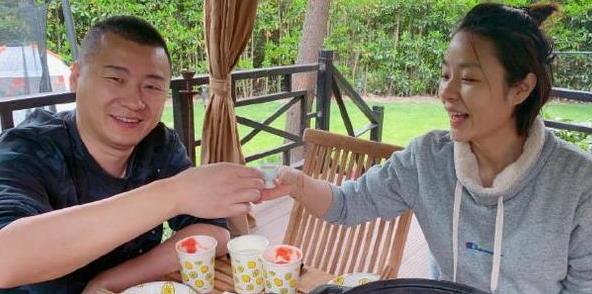 还记得爱情公寓的榕榕兔吗如今携老公出镜比小布更型男