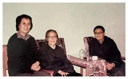 她让中国核技术领先欧美50年,却神秘消失,丈夫:我们30年没见了|张文裕