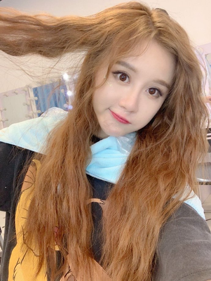 可爱美少女青春有你2-段艺璇迷人美照欣赏