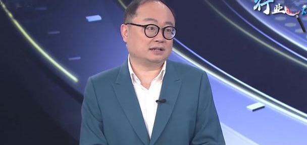 或许也是学术氛围,尹希接受采访时曾说,特别喜欢跟朋友们在一起探讨