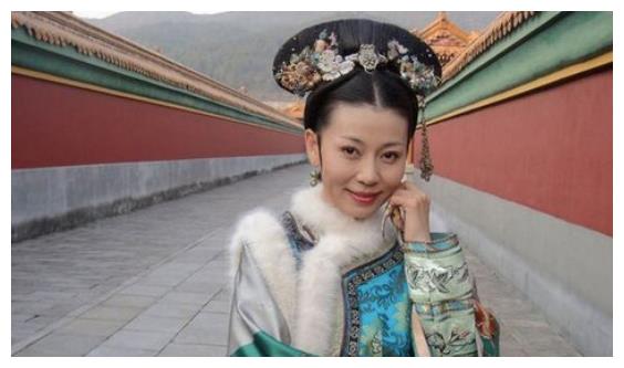 第三点原因:不懂生存规则皇后宜修一切只为自己,只把齐妃当棋子,可