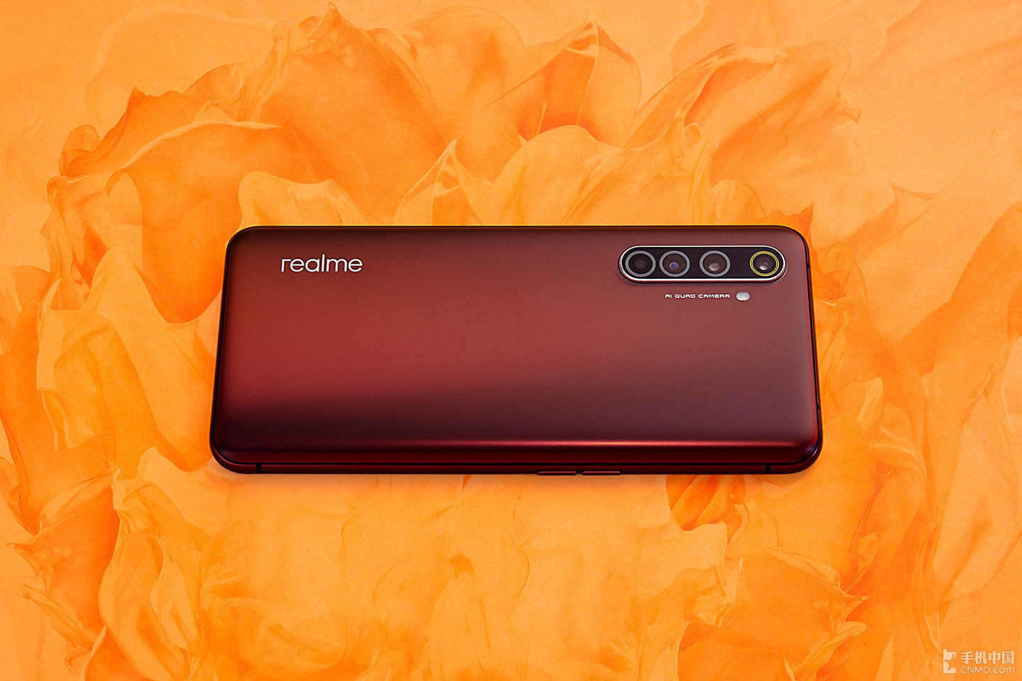 本次我们为大家带来的红锈配色图赏,它像是经过亿