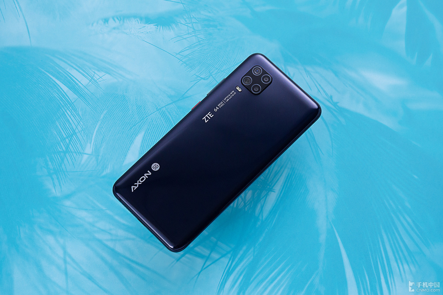 中兴天机axon 11图赏:前所未有的优雅与轻薄