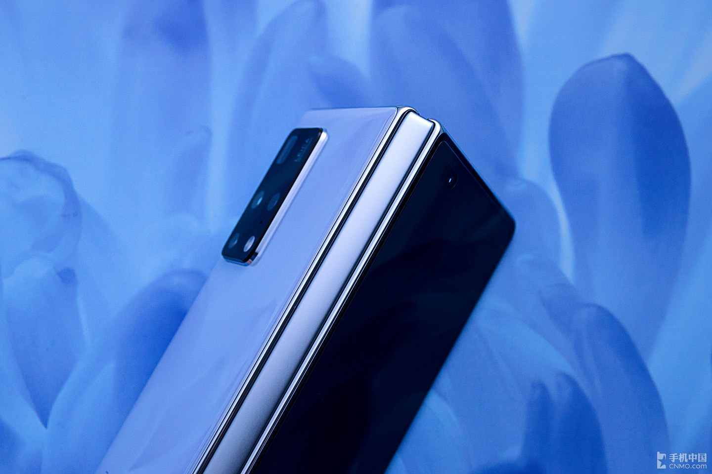 华为matex2图赏内敛冰晶蓝折出科技韵味