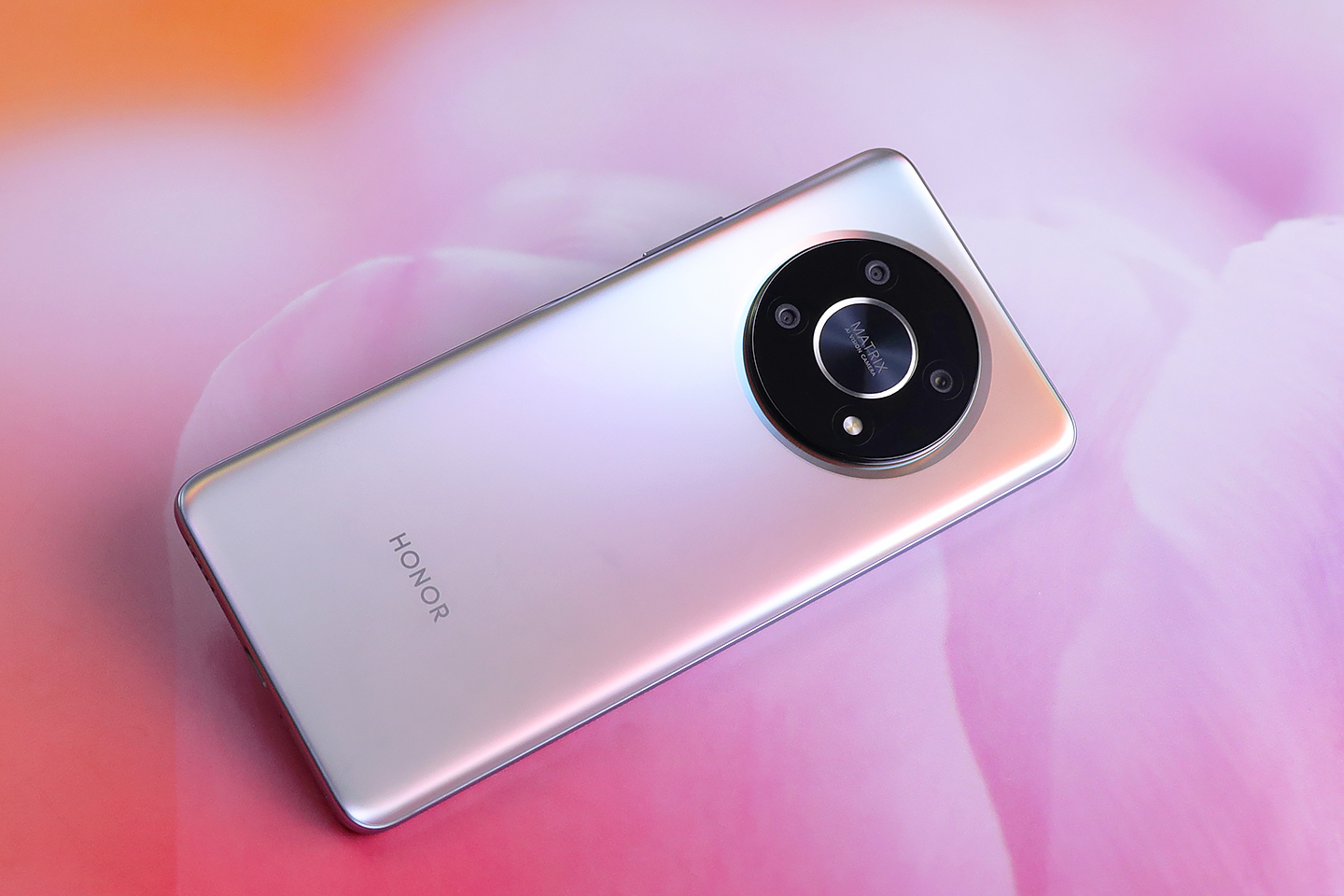 荣耀x30图赏:超窄边全视屏"牵手"钛空银 正反都美|窄边|视屏|都美