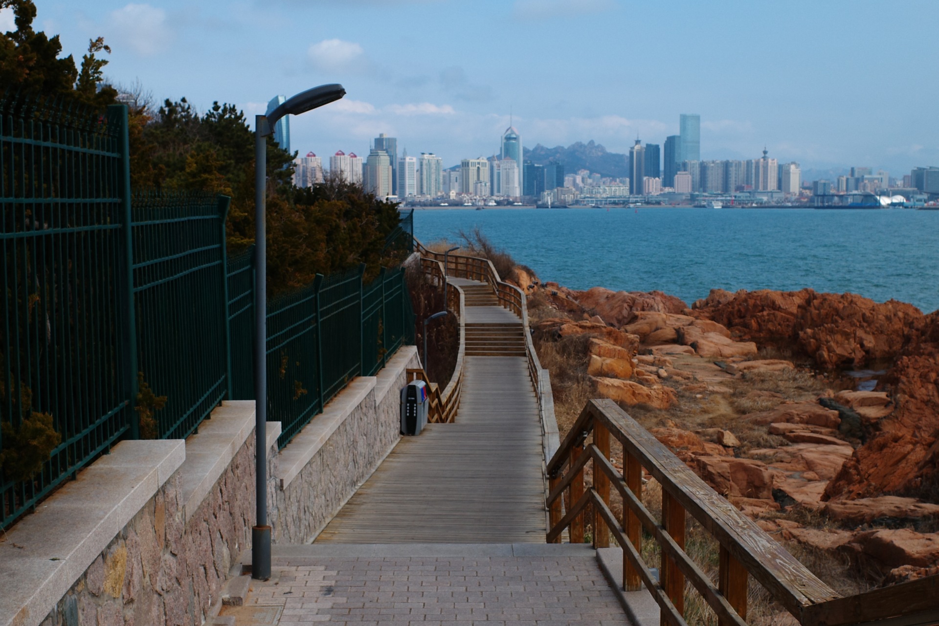 游走海边木栈道_高清图集_新浪网