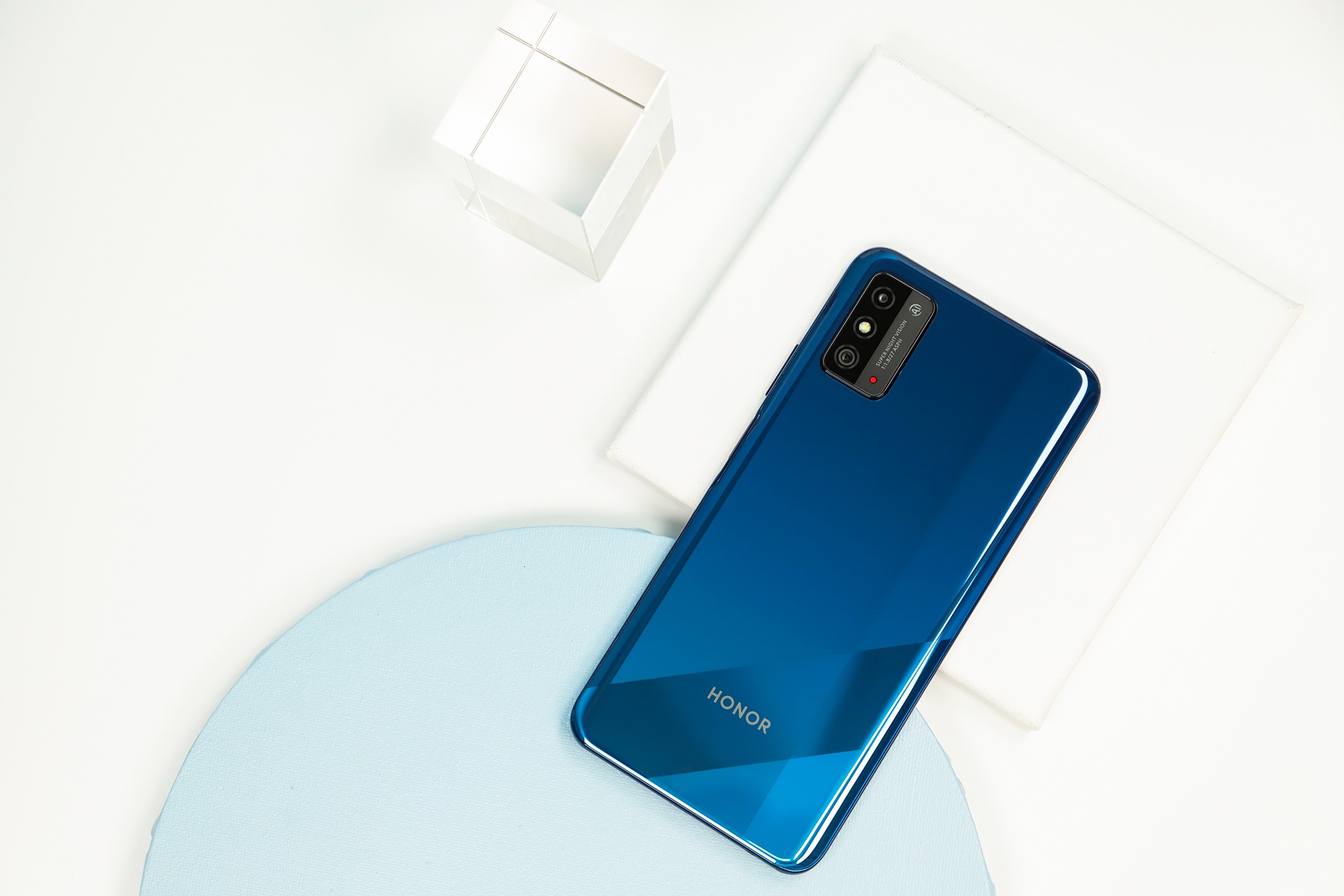 荣耀x10max图赏:7.09英寸大屏,对称式双扬声器__财经头条