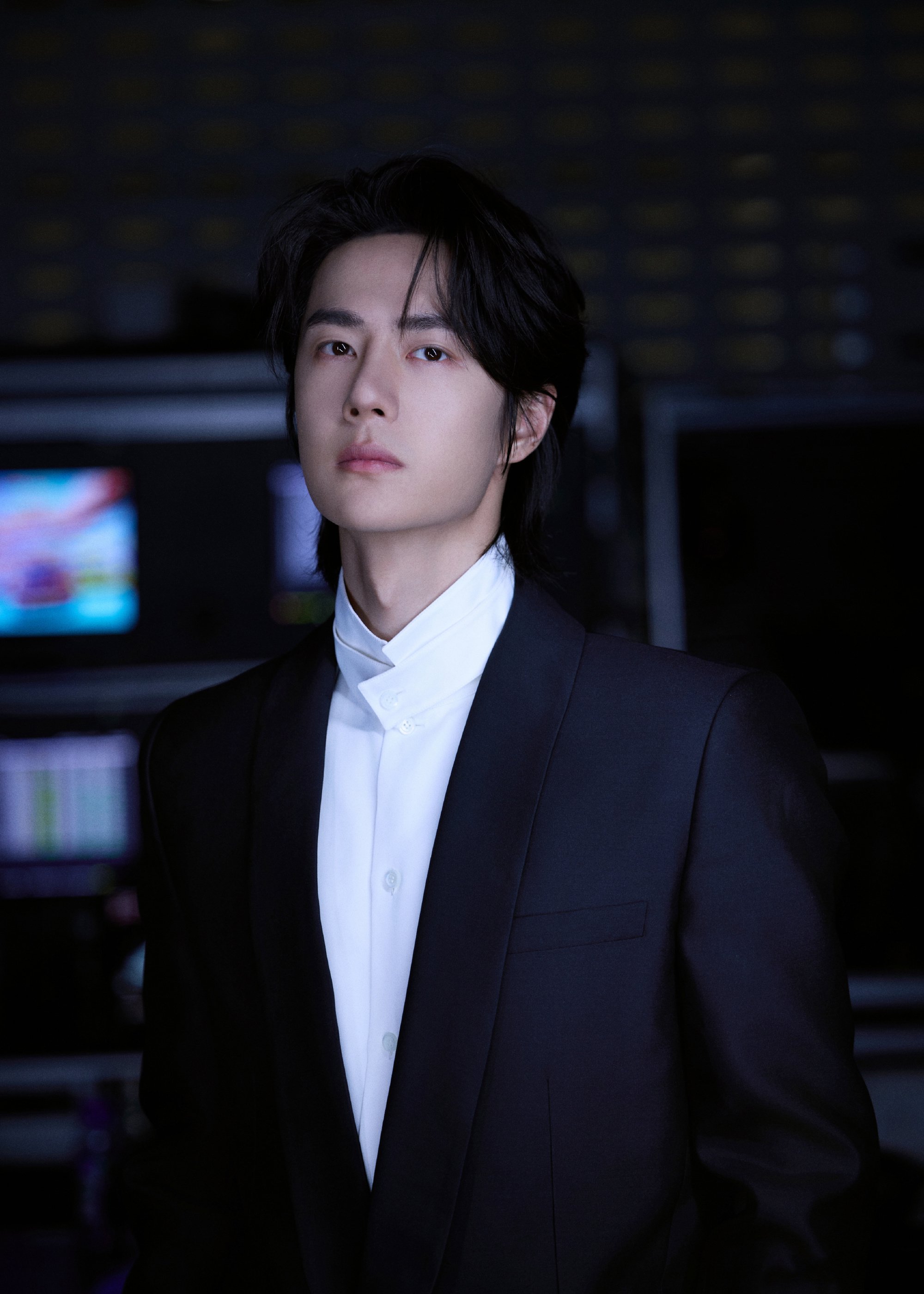 王一博身着LOEWE罗意威2025早秋亮相第二十届中国电影华表奖