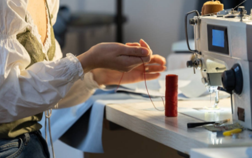 儿子要接母亲养老，被母亲拒绝，“俺不是亲妈！”休闲区蓝鸢梦想 - Www.slyday.coM