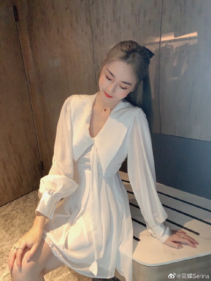 美女网红模特吴蝶迷人写真美照欣赏好看啊